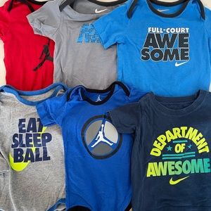Lot of 6 pieces, Nike and Jordan baby clothes, size 9-12m